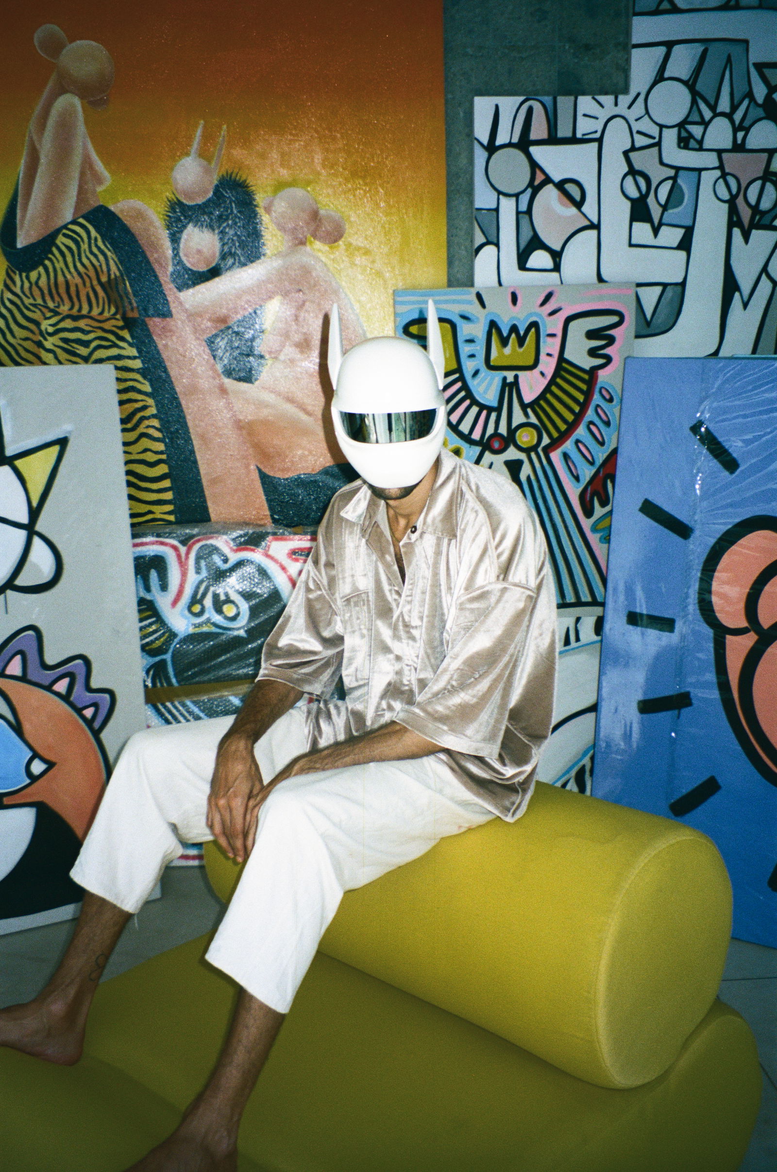 Cro in seinem Atelier