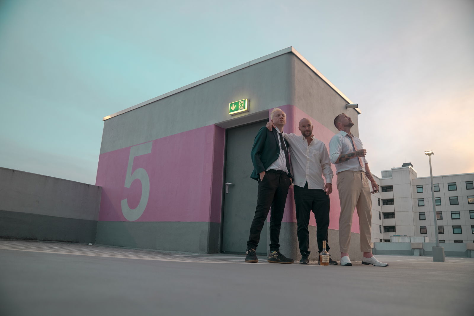 Olympya zum Album Auto auf Parkdeck_ 16x9