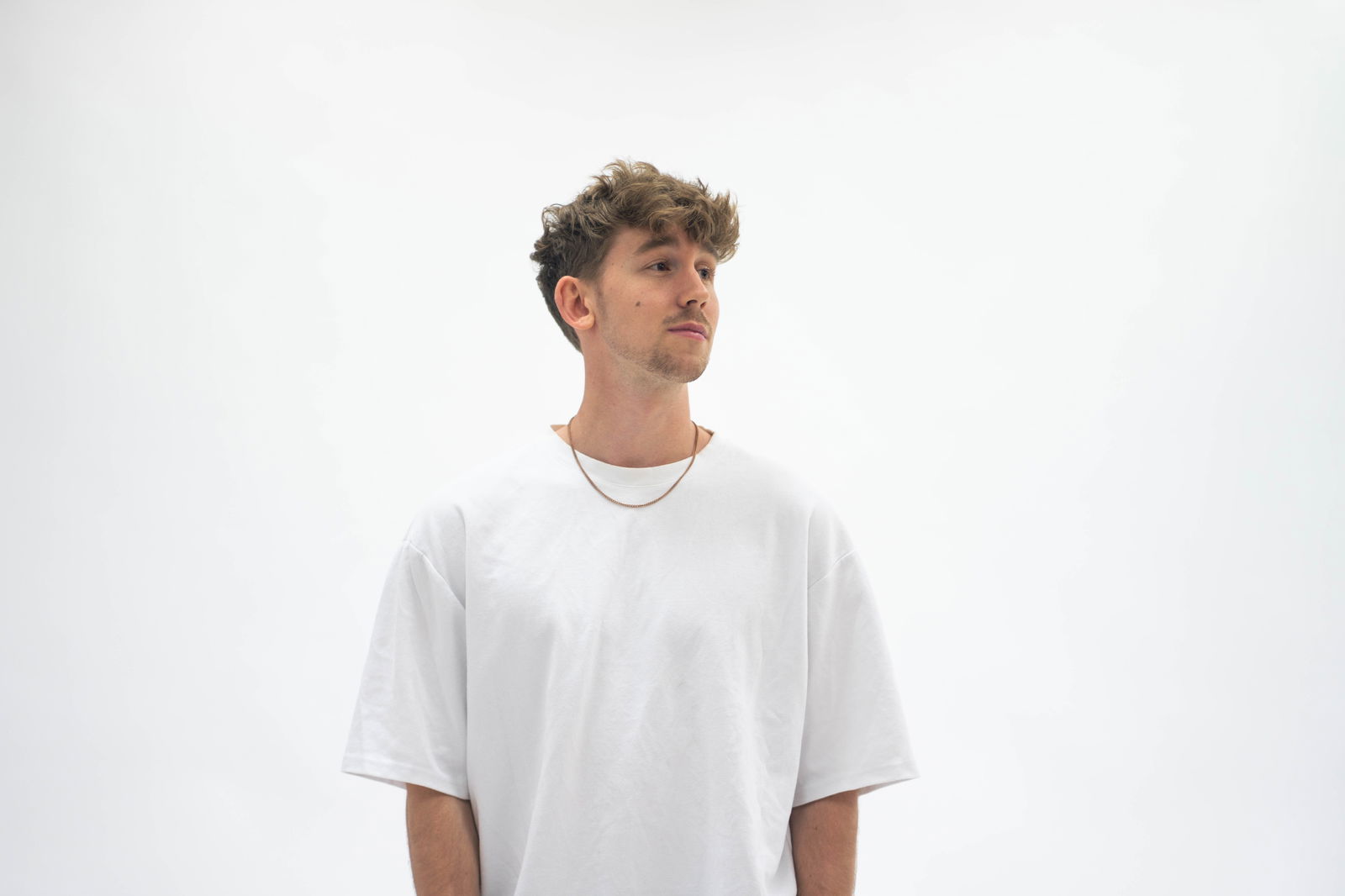 Tom Twers weißes Shirt