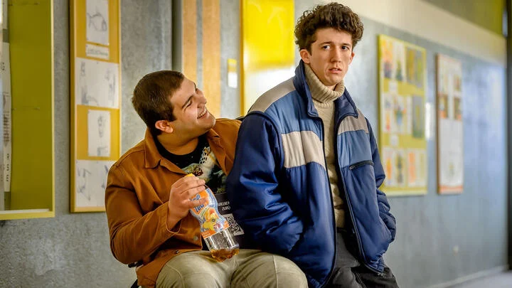 how to sell drugs online fast netflix 