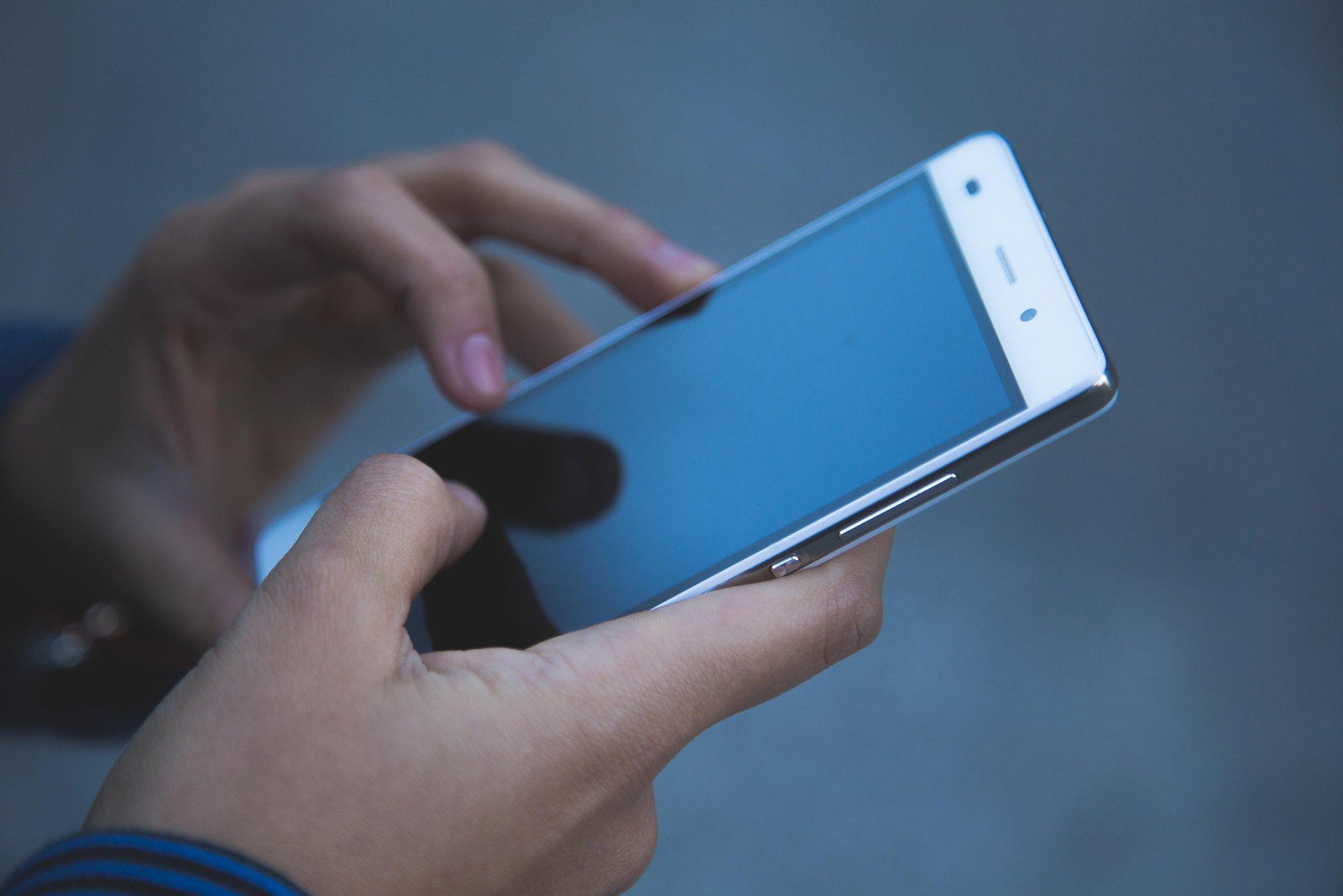 Smartphone Handy Tippen Suche