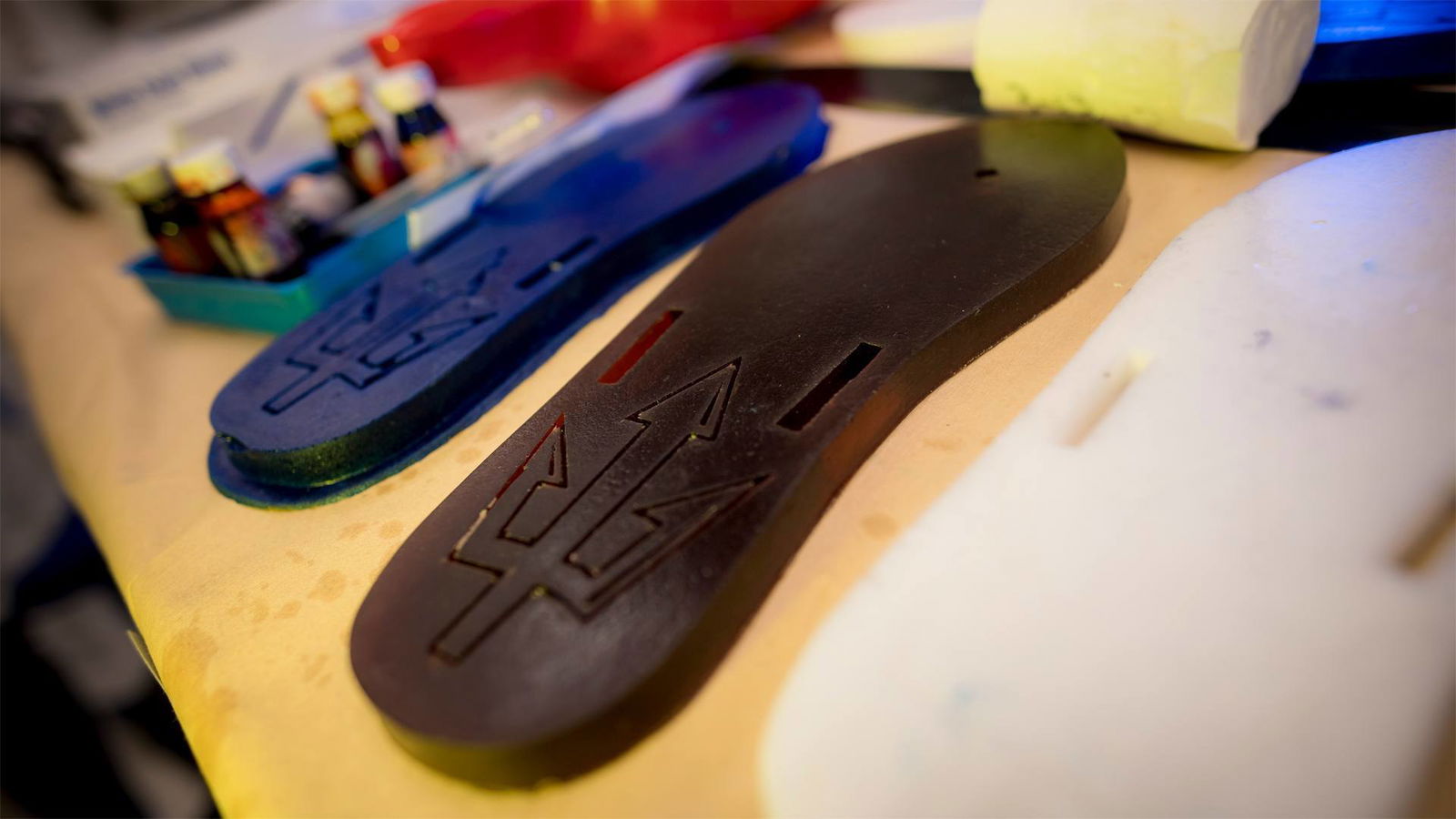 Algen Flip Flops des Start-ups Algenesis Materials der UC San Diego