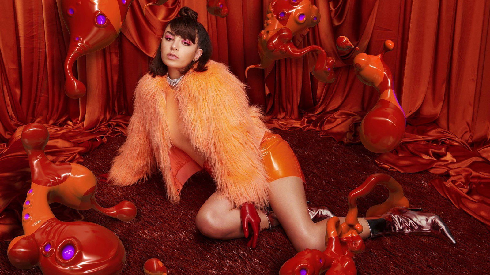 Charli XCX 16:9