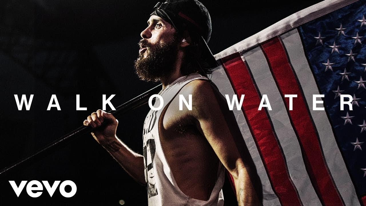Walk On Water Musikvideo