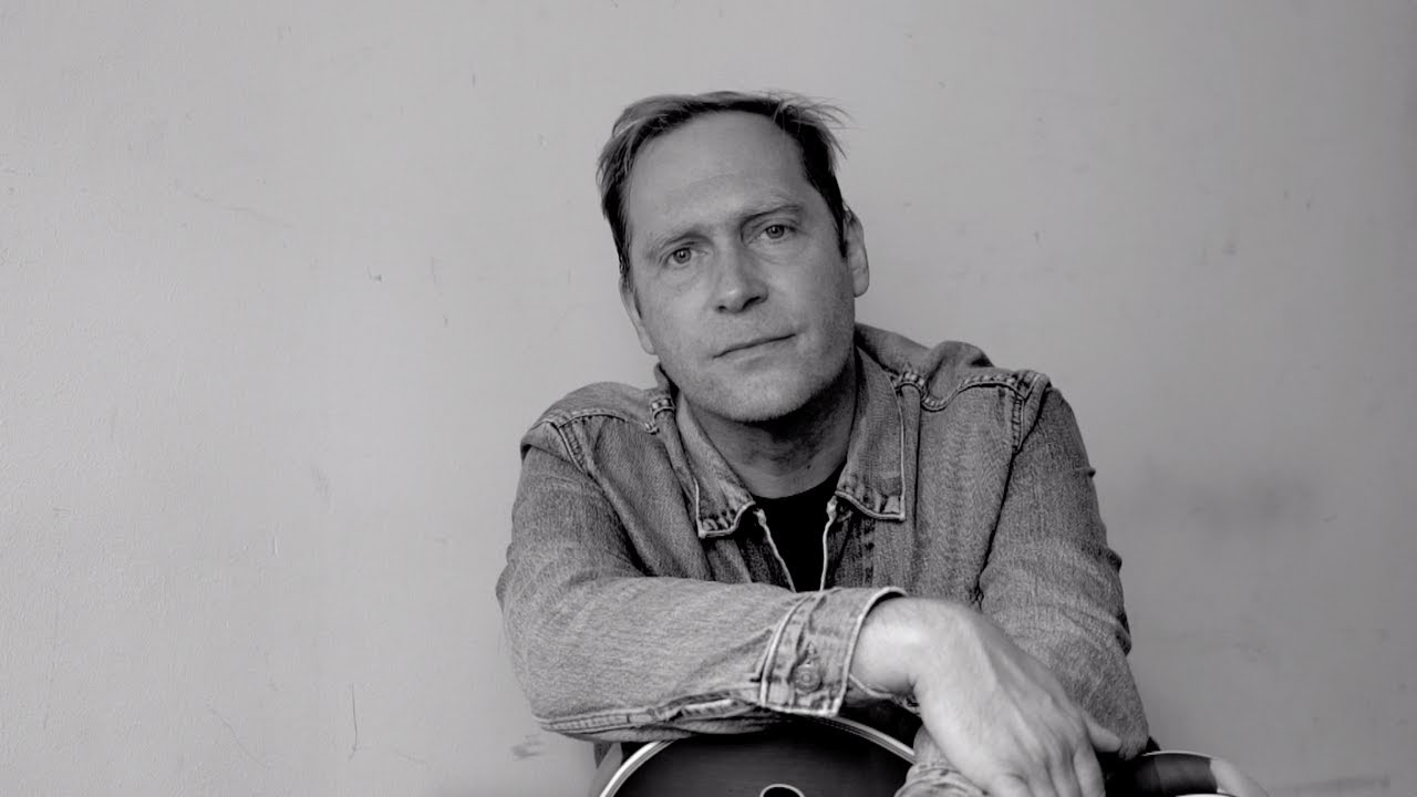 Thees Uhlmann - Avicii (Offizielles Video)