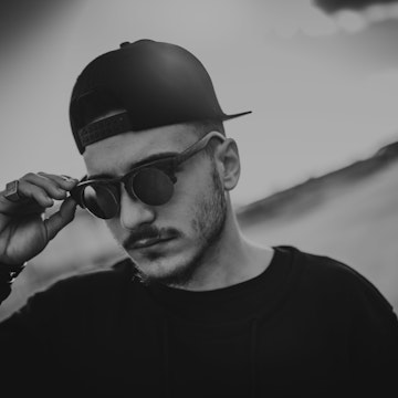 Main Concept mit Coole Scheiße